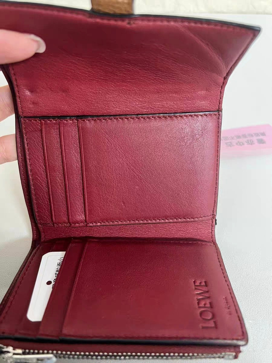 Loewe Anagram Vertical Small Wallet Tan Grained Leather Trifold Wallet