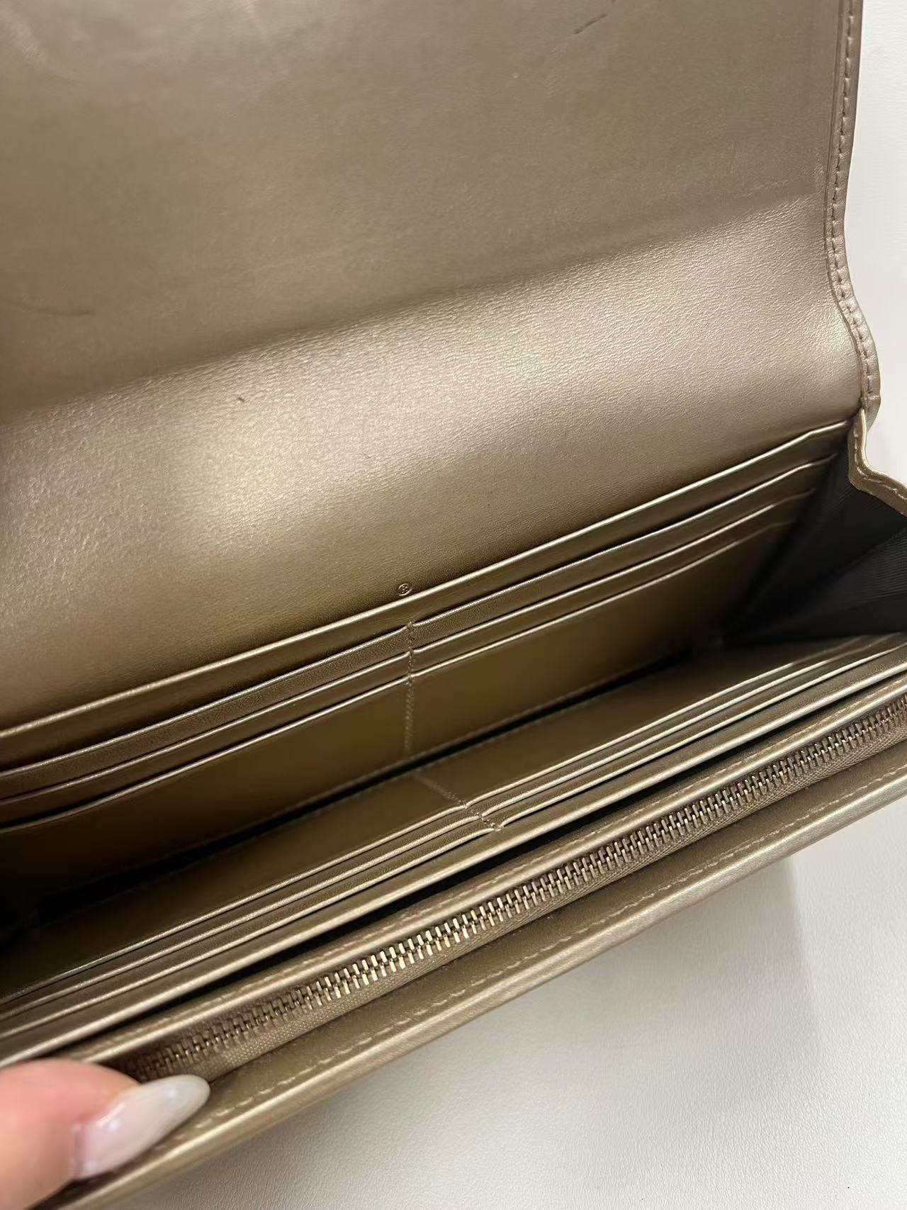 Gucci GG Signature Leather Continental Wallet