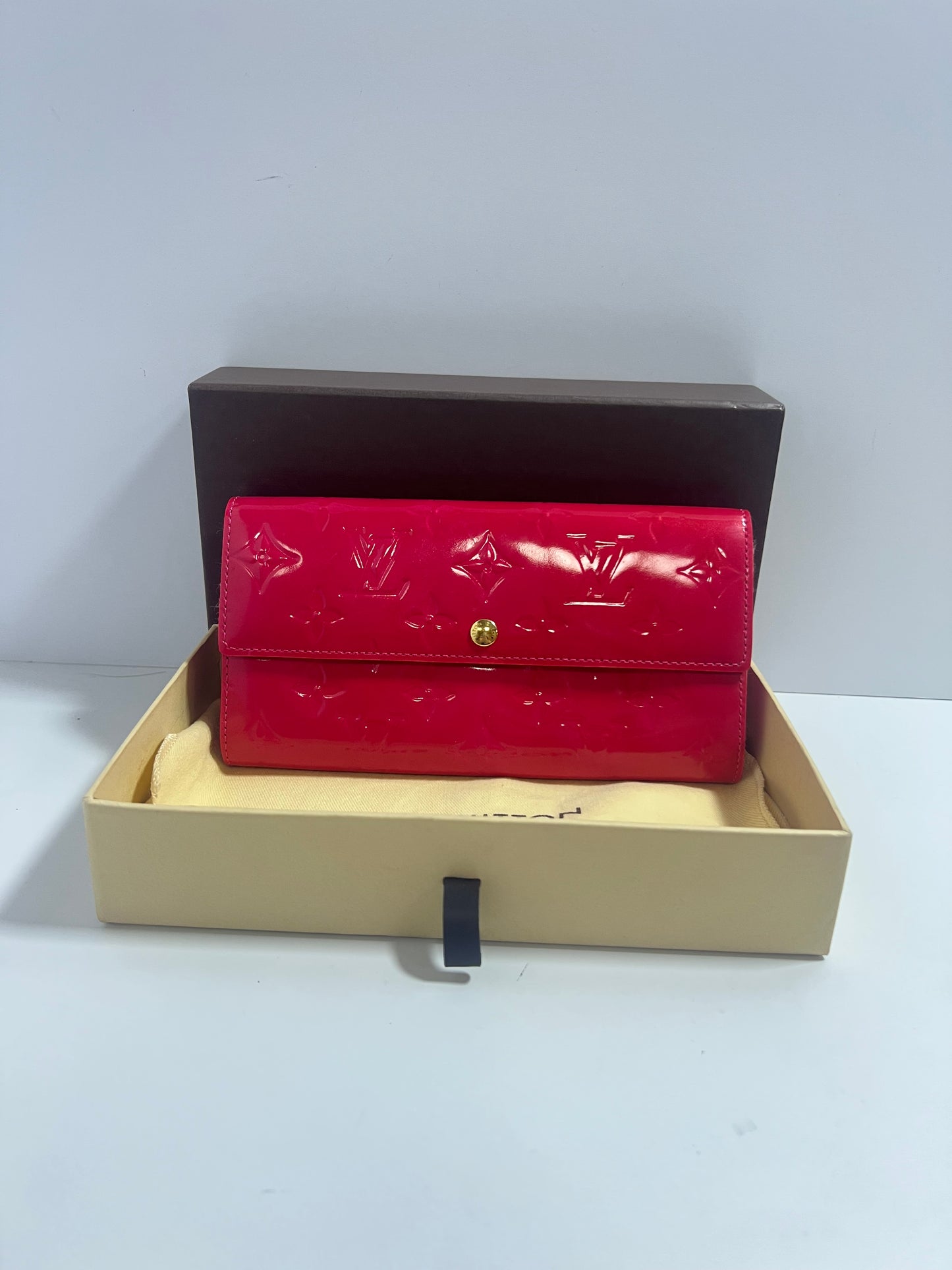 Louis Vuitton Sarah Pomme D'Amour Monogram Vernis Patent Leather Wallet
