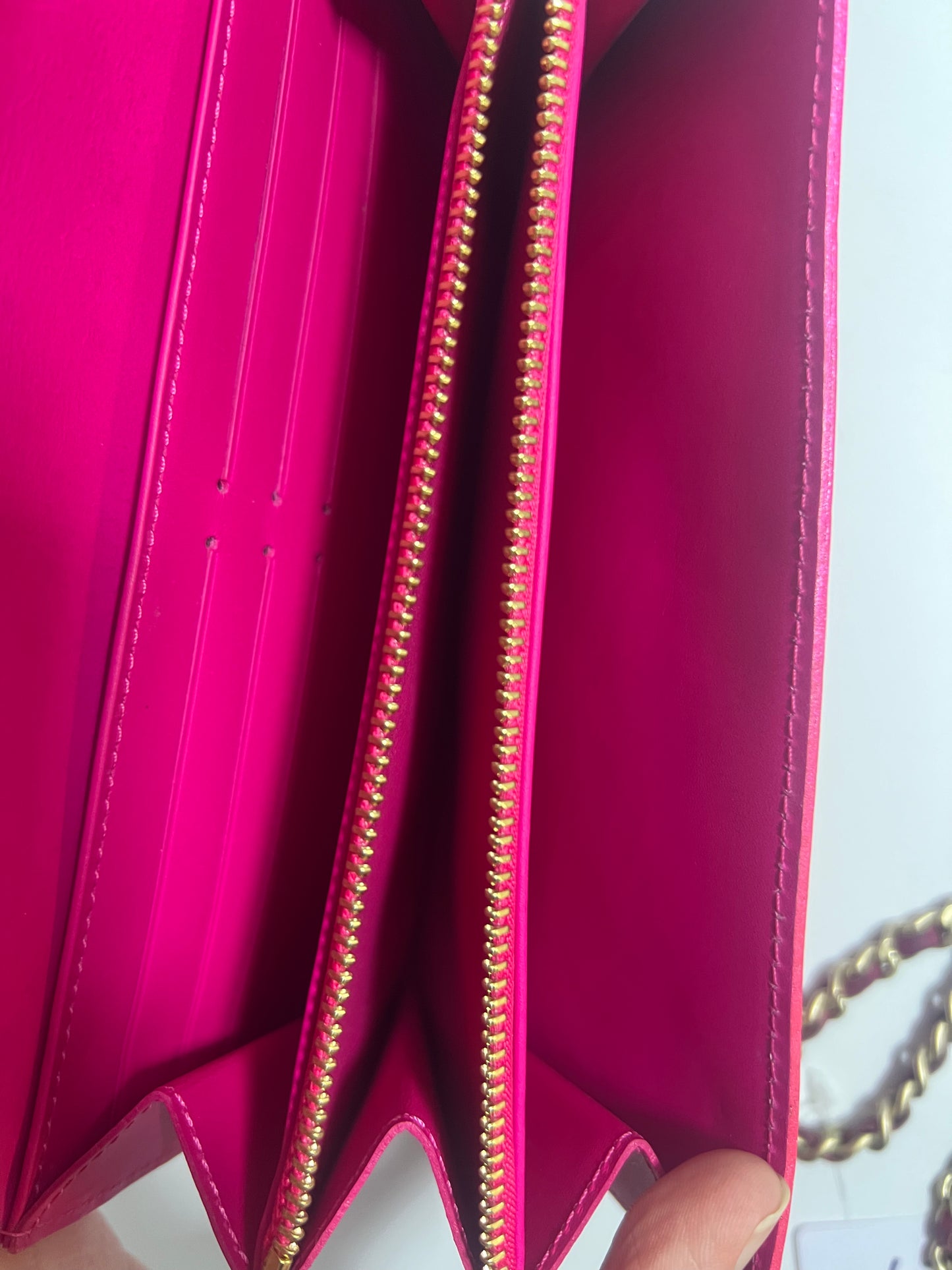 Louis Vuitton Sarah Pomme D'Amour Monogram Vernis Patent Leather Wallet