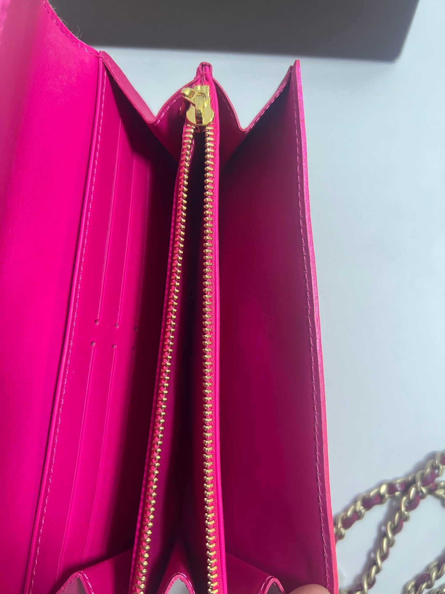 Louis Vuitton Sarah Pomme D'Amour Monogram Vernis Patent Leather Wallet