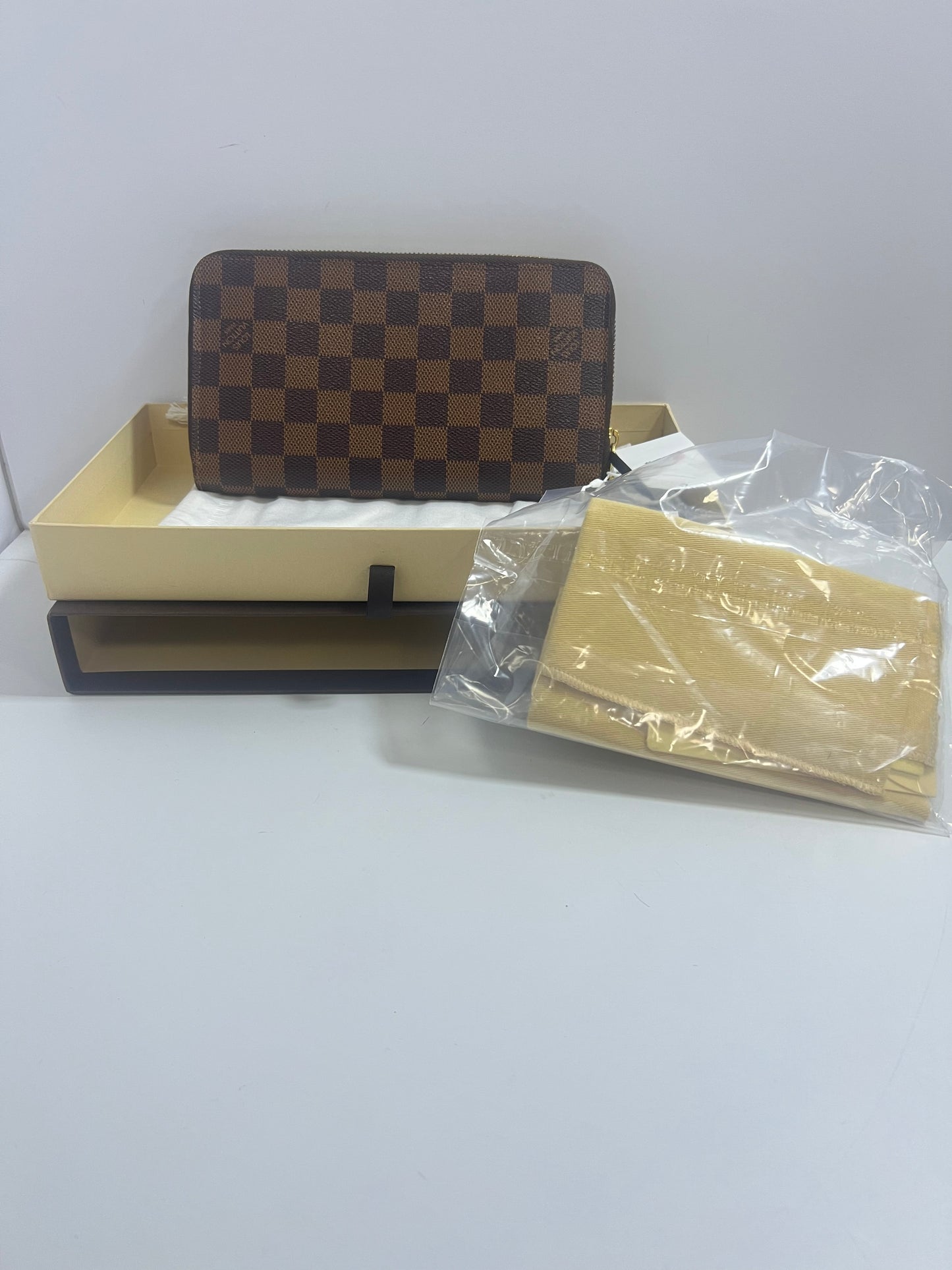 Louis Vuitton Zippy Organizer Damier Ebene Canvas Wallet