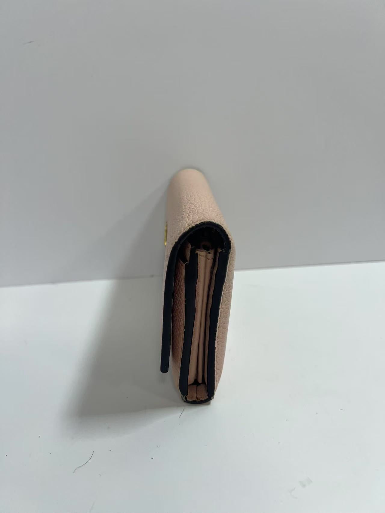 Gucci Blind for Love Blush Pink Pebbled Leather Snap Wallet