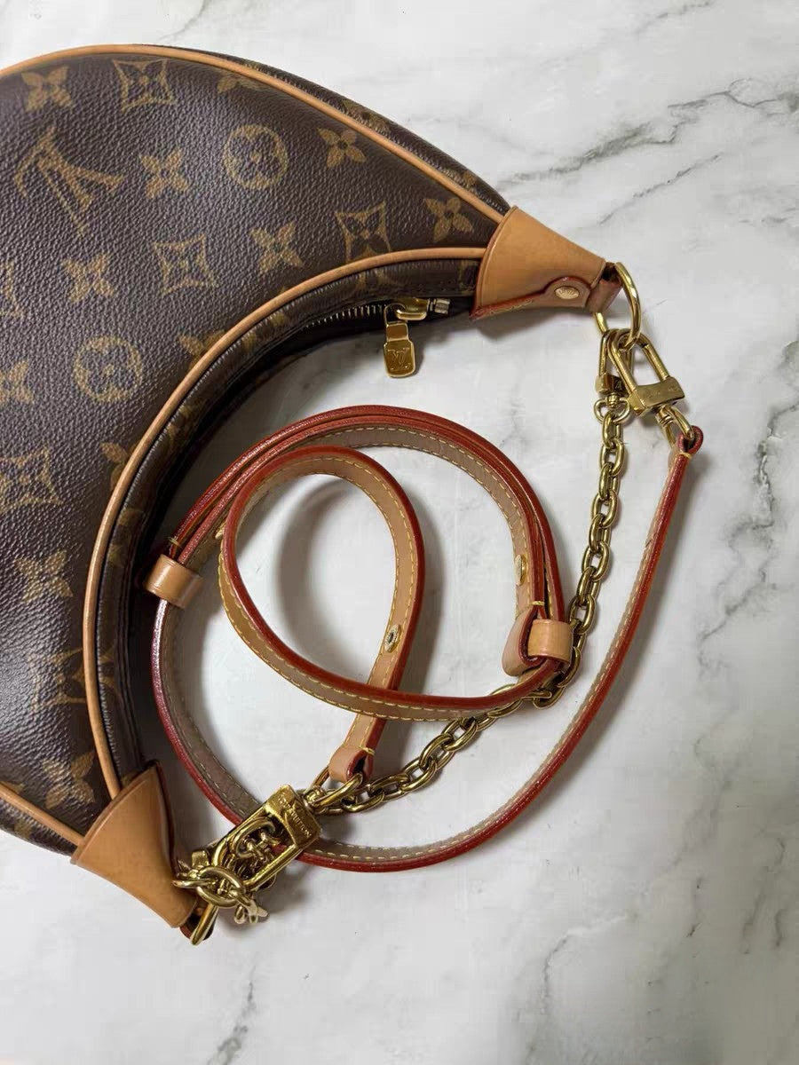 Louis Vuitton Croissant MM Monogram Canvas Shoulder Bag