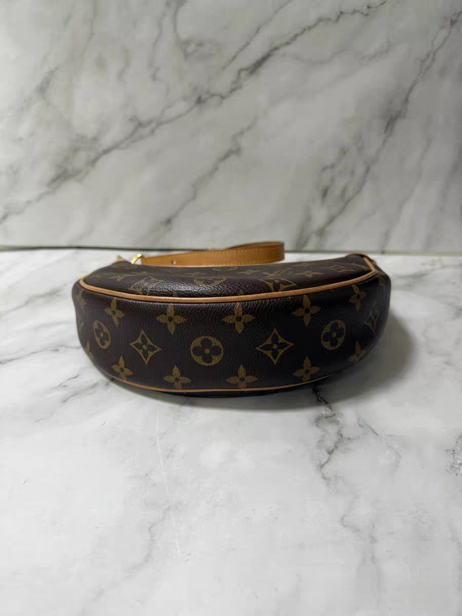 Louis Vuitton Croissant MM Monogram Canvas Shoulder Bag