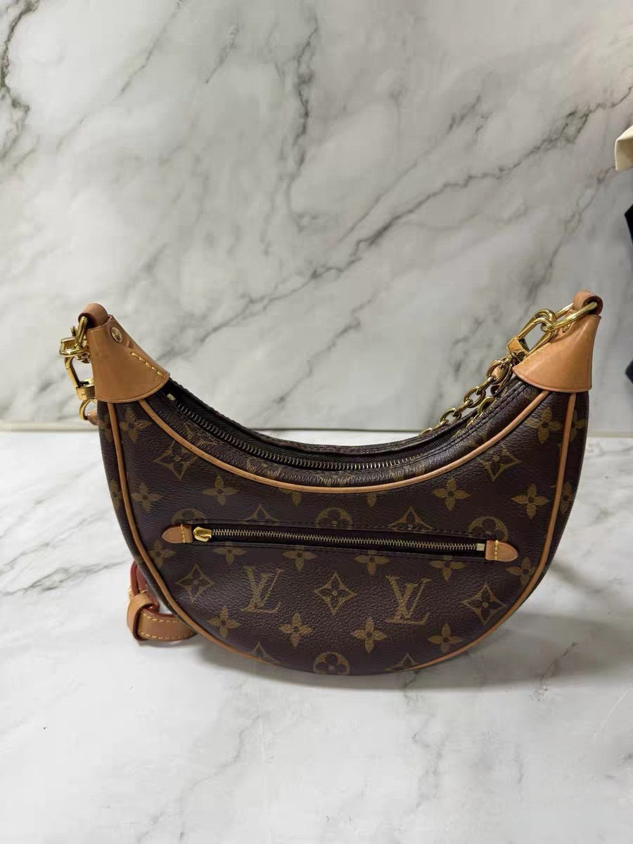 Louis Vuitton Croissant MM Monogram Canvas Shoulder Bag