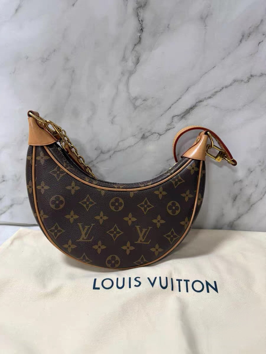 Louis Vuitton Croissant MM Monogram Canvas Shoulder Bag