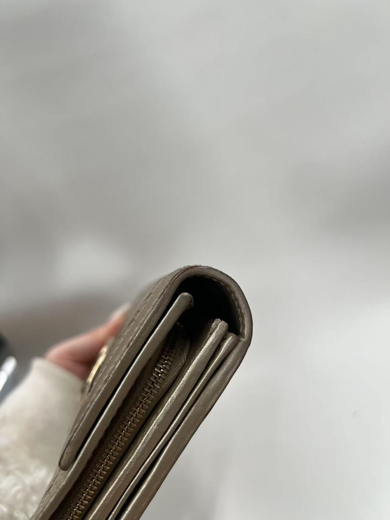 Gucci GG Signature Leather Continental Wallet