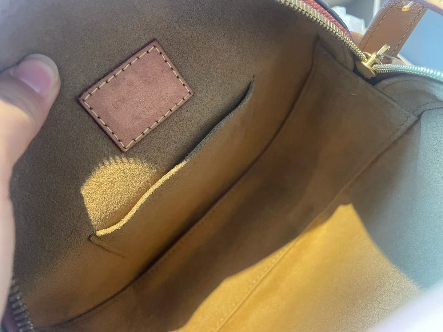 Louis Vuitton Boite Chapeau Souple MM Monogram Canvas Bag